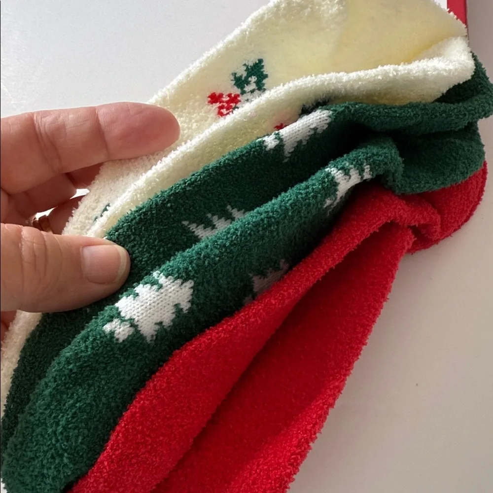 Life is Good Fuzzy Christmas Socks 3 Pairs